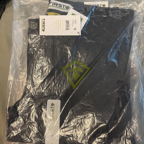 First Tactical | Women's V2 Tactical Pants | 6 + 8 sizes - Picture 4 of 4